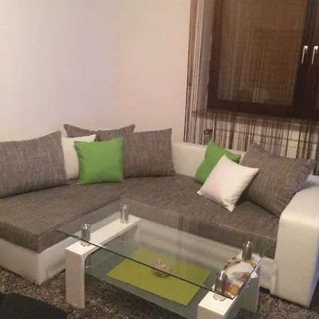 Apartament In דירה
